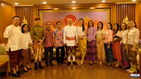 ธรรมนิติร่วมสืบสานประเพณีไทย “นุ่งโจง ห่มสไบ แต่งชุดไทย ลอยกระทง”