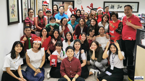 ธรรมนิติจัดเซอร์ไพรส์ Merry Christmas มอบความสุขให้กับพนักงานและผู้บริหาร