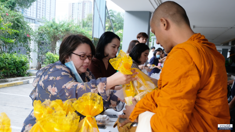 บริษัท ตรวจสอบภายในธรรมนิติ จำกัด เป็นเจ้าภาพทำบุญตักบาตร ส่งท้ายปี 63