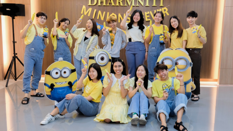 Dharmniti Minions Fever ชาวธรรมนิติต้อนรับเจ้าตัวเหลืองเข้าโรงภาพยนตร์