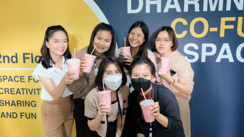 ธรรมนิติ เสิร์ฟนมเย็นๆ จาก “มนต์นมสด” ให้พนักงาน ในวันดื่มนมโลก WORLD MILK DAY